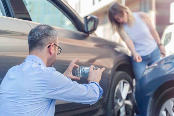 Professional Auto Insurance technician working in Washington, WA